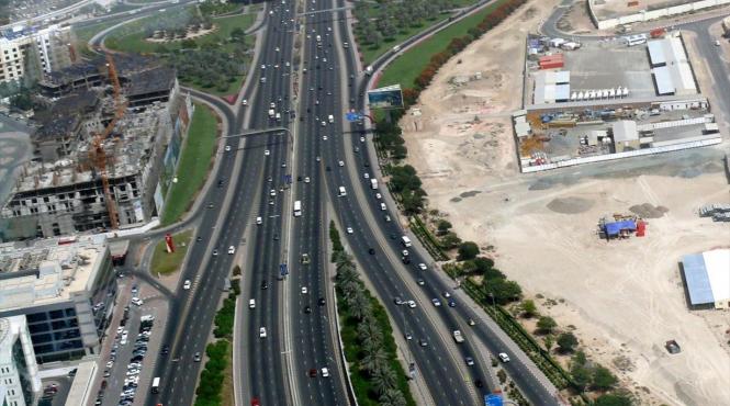 dubai lanseaza placutele de inmatriculare digitale