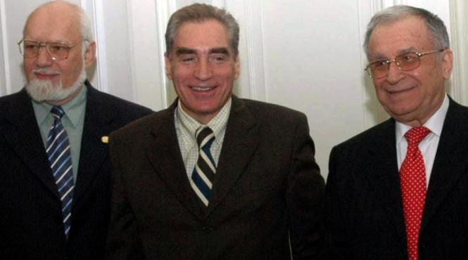 alerta klaus iodhannis a dat aviz favorabil pentru urmarirea penala a lui ion iliescu gelu voican voiculescu si petre roman