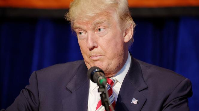 donald trump il numeste mincinos pe james comey