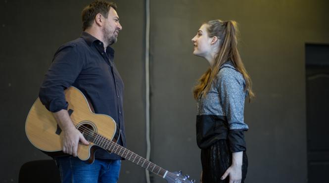 personajul harry ii aduce lui horia o noutate absoluta in cei 25 de ani de cariera primul rol de musical in mamma mia