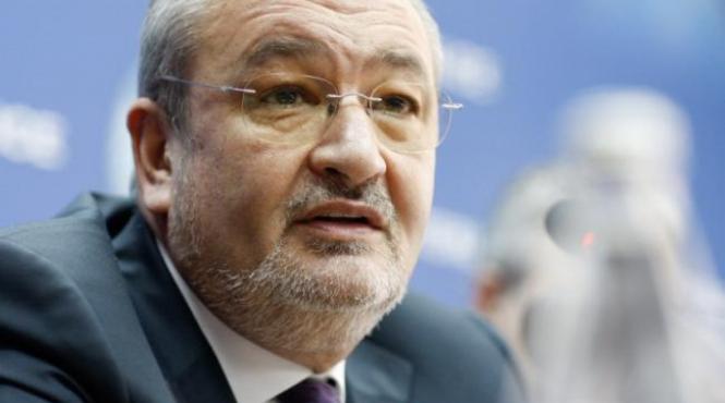 augustin lazar cere presedintelui incuviintarea urmaririi penale pentru fostul ministru sebastian vladescu