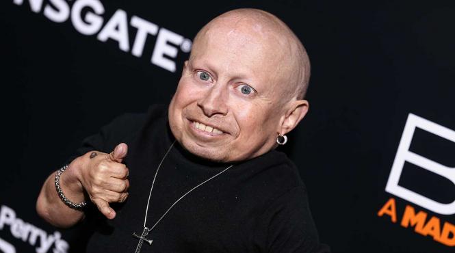 doliu in lumea filmului actorul verne troyer cunoscut pentru rolul din harry potter a murit la 49 de ani