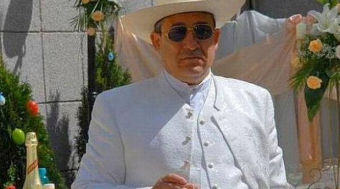 ionelas carpaci liderul mafiei imobiliare tiganesti din timisoara a fost prins in timp ce voia sa treaca fraudulos granita