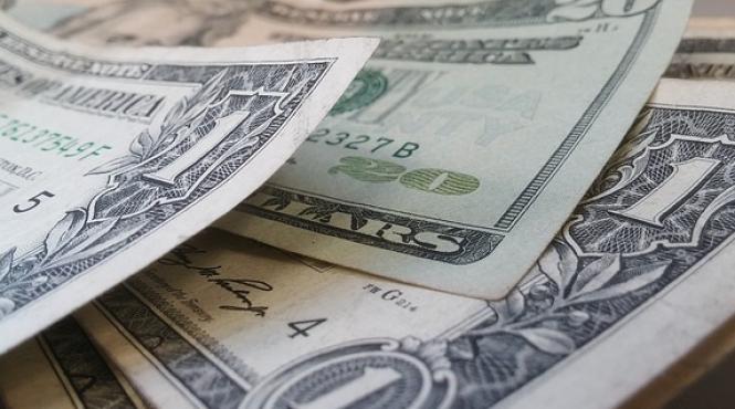 iran renunta la dolarul sua in tranzactiile internationale