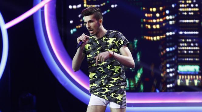 sevi si francesca sunt castigatoarele celei de a noua editii iumor