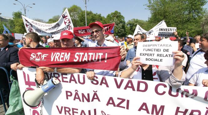 sindicatele din cfr ameninta cu greva generala