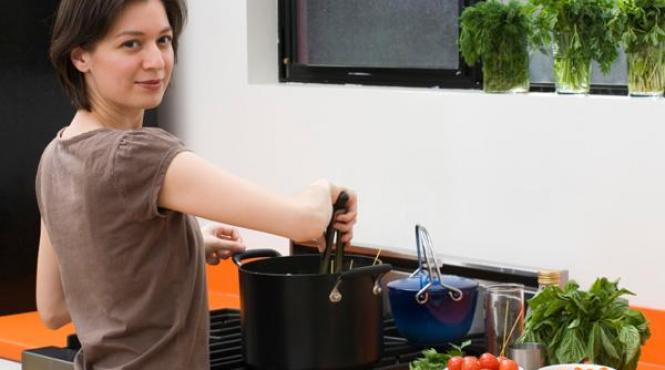 cinci obiceiuri de care trebuie sa scapi in bucatarie