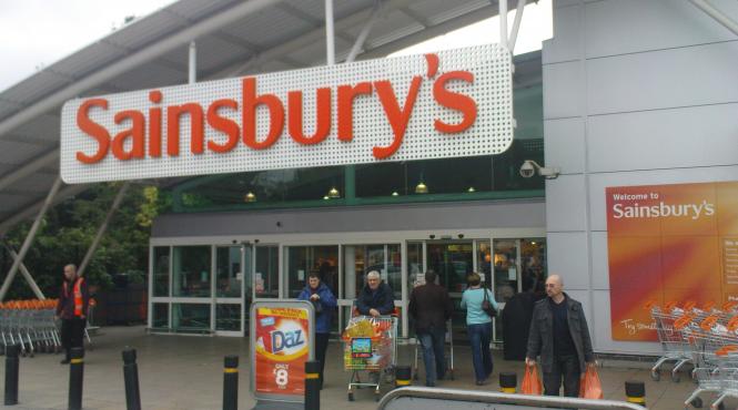 seful sainsbury se aliaza cu asda pentru a concura mai bine cu amazon aldi si lidl