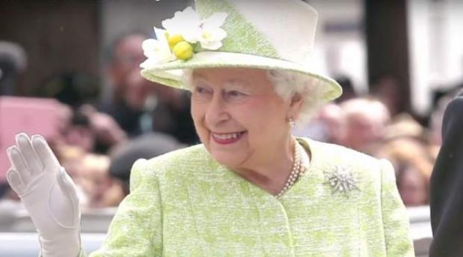 regina elisabeta a ii a si a cunoscut noul stranepot pe printul louis