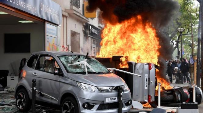 video incidente violente in paris de 1 mai 109 persoane au fost arestate