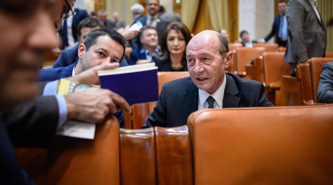 basistii vor alegerea presedintelui intr un singur tur cu ajutorul votului din strainatate