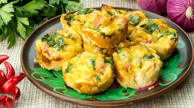 reteta zilei briose cu ou sunca si ceapa verde