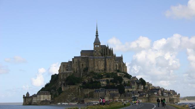 muntele saint michel din franta a fost invadat de pisici