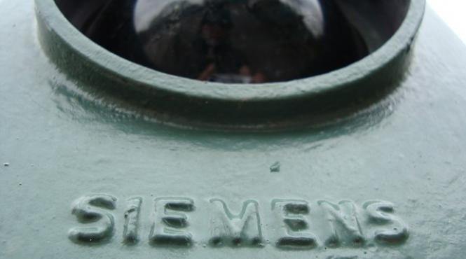 siemens obliga mii de muncitori sa isi ia o saptamana de vacanta
