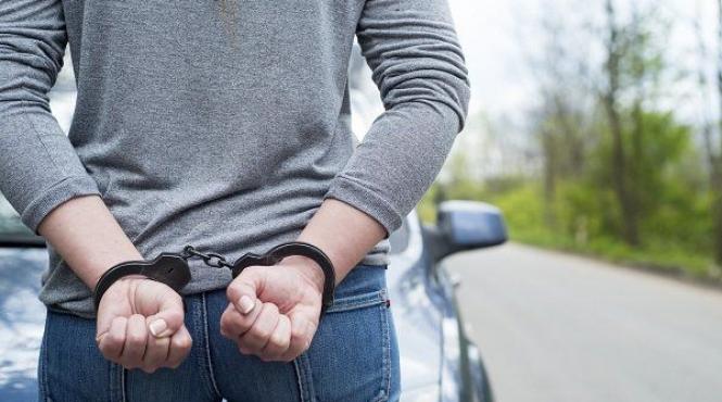 o contabila si sotul ei retinuti dupa ce au delapidat peste 500 000 de lei din bugetul unei scoli