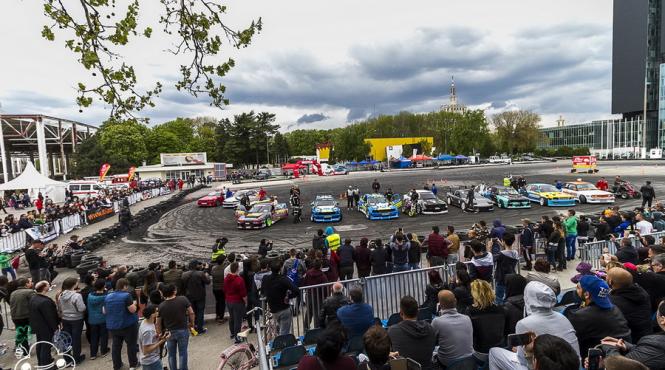 masini mancare si spectacol