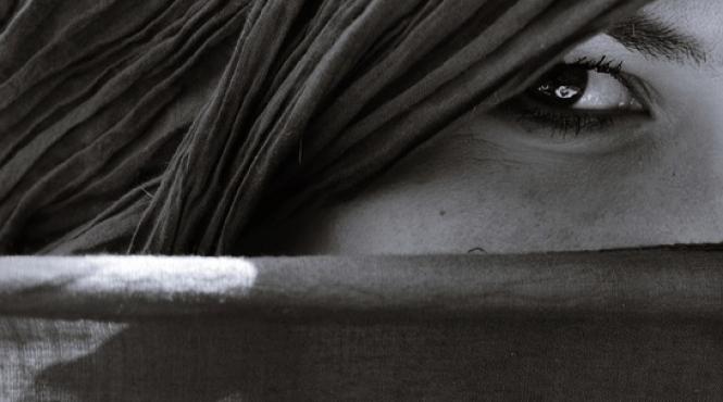 adolescenta condamnata la moarte pentru ca si a injunghiat sotul care o viola