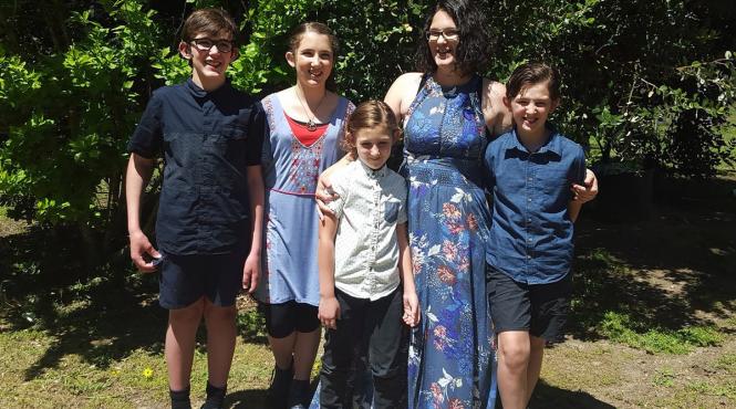 cel mai grav atac armat din australia din ultimii 22 de ani invaluit in mister 7 morti din care 4 sunt copii