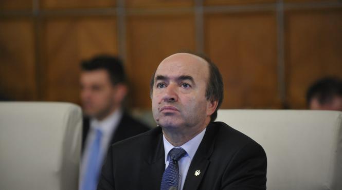 tudorel toader s a intors la curte pentru a cere capul lui kovesi