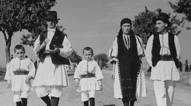 ghid de bune maniere cum salutam ulita satului