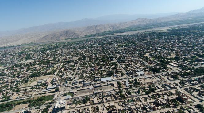 cel putin 4 morti si 20 de raniti in urma unui atac asupra unei cladiri oficiale din jalalabad