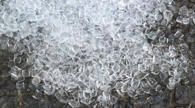 cuburi de gheata retrase de la vanzare din cauza infestarii cu bacterii periculoase