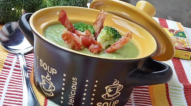 reteta zilei supa crema de broccoli cu sticksuri de bacon