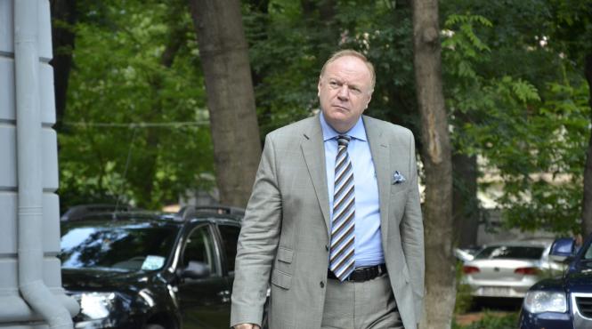 intretinutii din parlament nevestele politicienilor manoase in afaceri