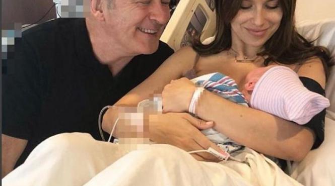 alec baldwin a devenit tata pentru a cincea oara