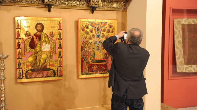 a 14 a noapte la muzeu