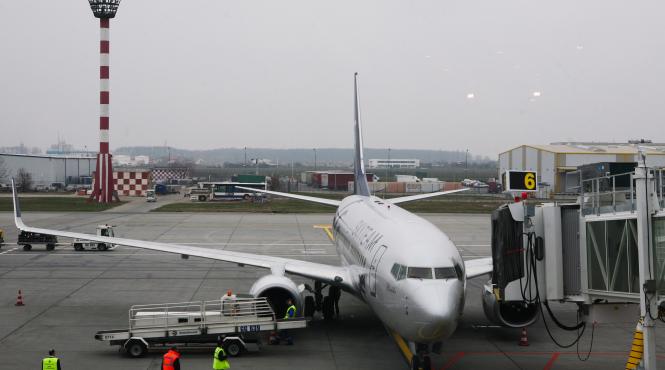 aterizare de urgenta pe otopeni din cauza unui pasager care a decedat