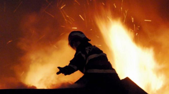 zeci de persoane au fost evacuate in urma unui incendiu la un restaurant din buzau