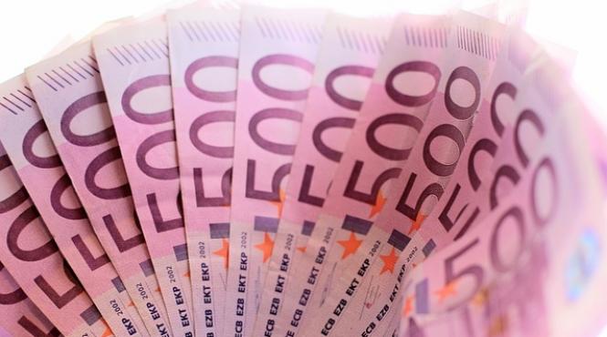 irlanda isi face o pusculita de opt miliarde de euro