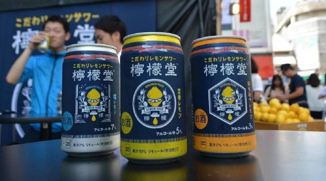 premiera la coca cola a fost lansata o bautura alcoolica