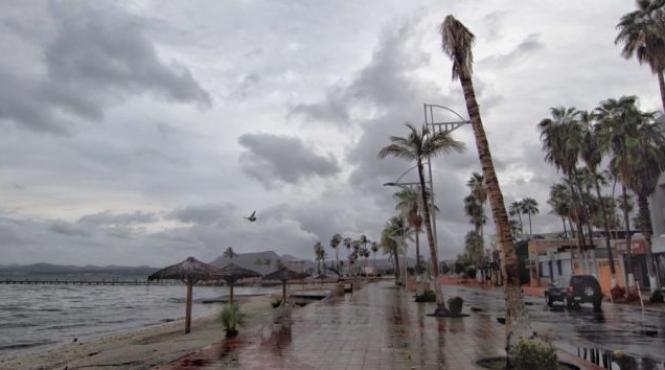 peste 30 de persoane si au pierdut viata in urma furtunilor inregistrate in nordul si estul indiei