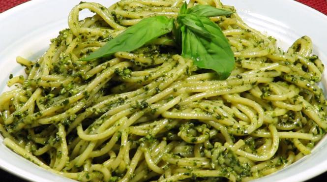 reteta zilei paste cu pesto de busuioc si spanac