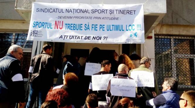 sindicalistii din sport ameninta cu greva generala din cauza salariilor mici