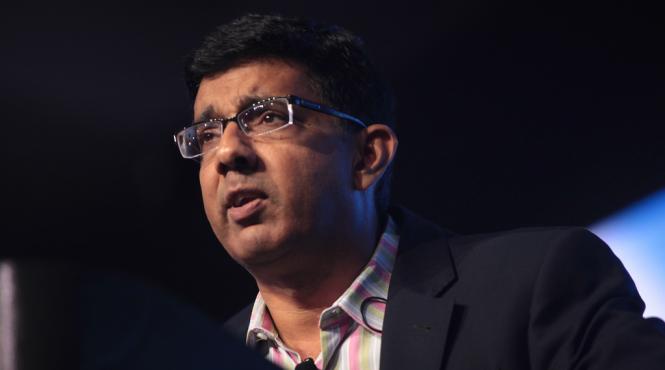 donald trump gratiaza un autor conservator vehement anti obama