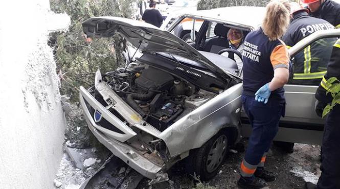 incident incredibil la constanta un barbat beat a intrat cu masina in bloc