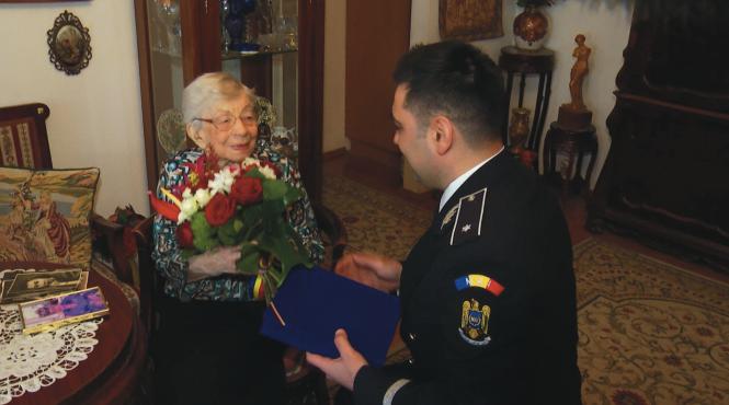 la 99 de ani si a dorit un singur lucru un tablou cu regele mihai