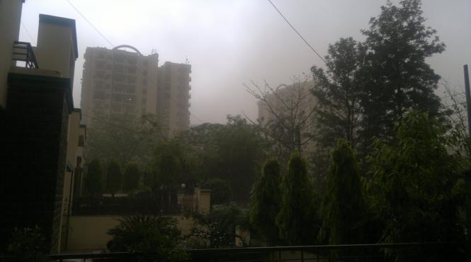 cel putin 20 de persoane au murit in urma furtunilor din nordul indiei