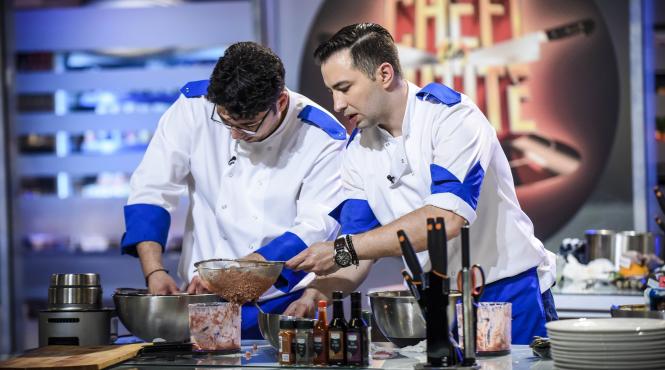 de pe podiumurile de moda la chefi la cutite bucatarii se lupta sa cucereasca manechine