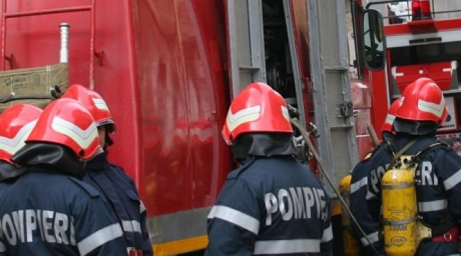 incendiu de amploare la o locuinta din comuna coteana
