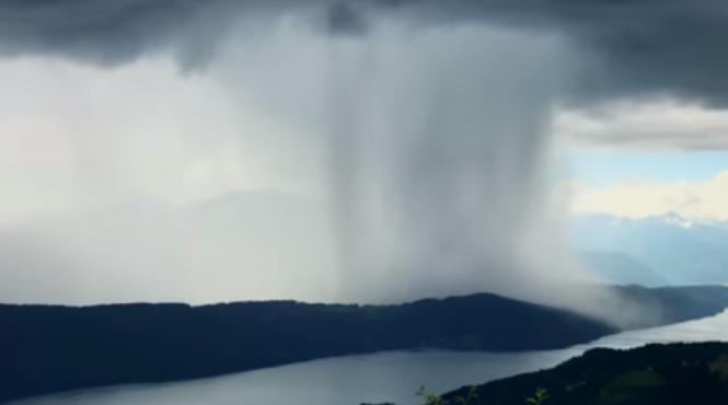 video imagini senzationale cum arata o rupere de nori