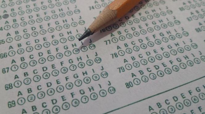 10 trucuri pentru a lua examenele de tip grila fara a invata