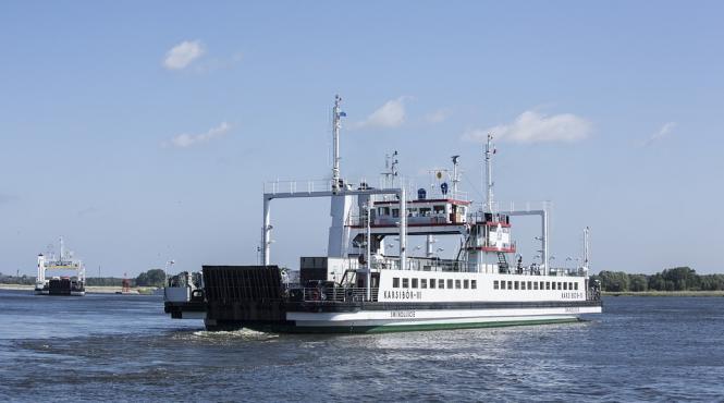 accident de feribot in indonezia un mort si 64 de oameni dati disparuti