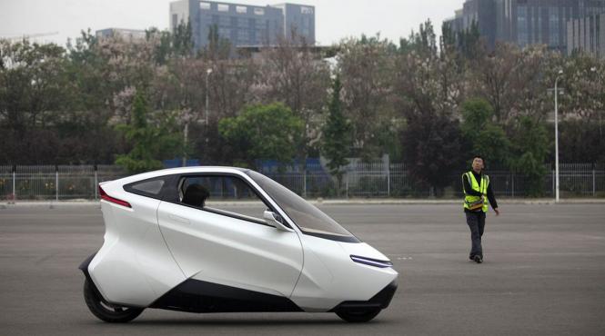 masina electrica pe doua roti