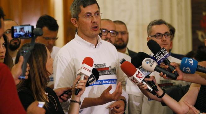 pnl si usr au sesizat la ccr modificarea codului de procedura penala