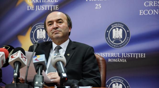 toader spune ca nu a fost consultat cu privire la o eventuala ordonanta pentru modificarea codurilor penale