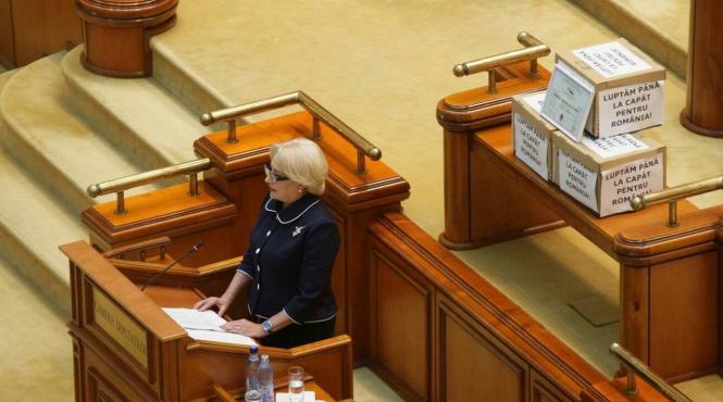 dancila la motiune fiecare roman trebuie sa aiba libertatea de a decide unde sa isi tina banii de pensii